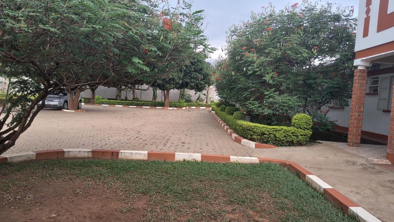 Lucia Villas Mbale Екстериор снимка