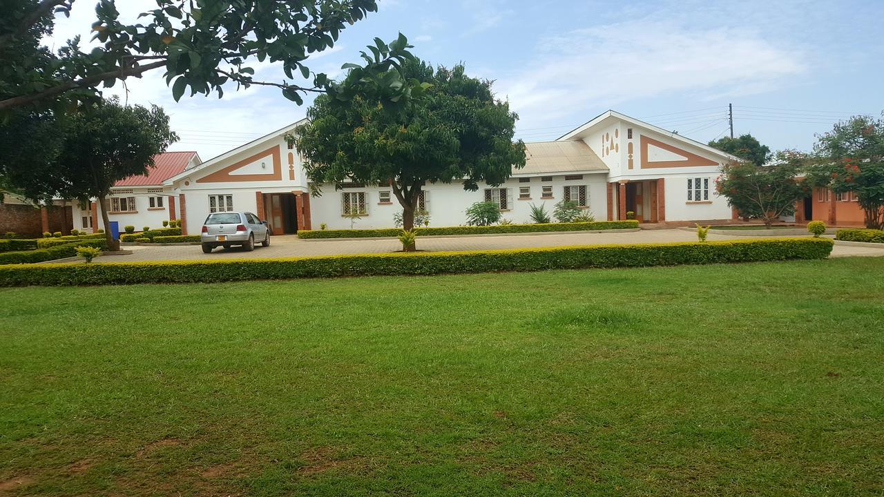 Lucia Villas Mbale Екстериор снимка