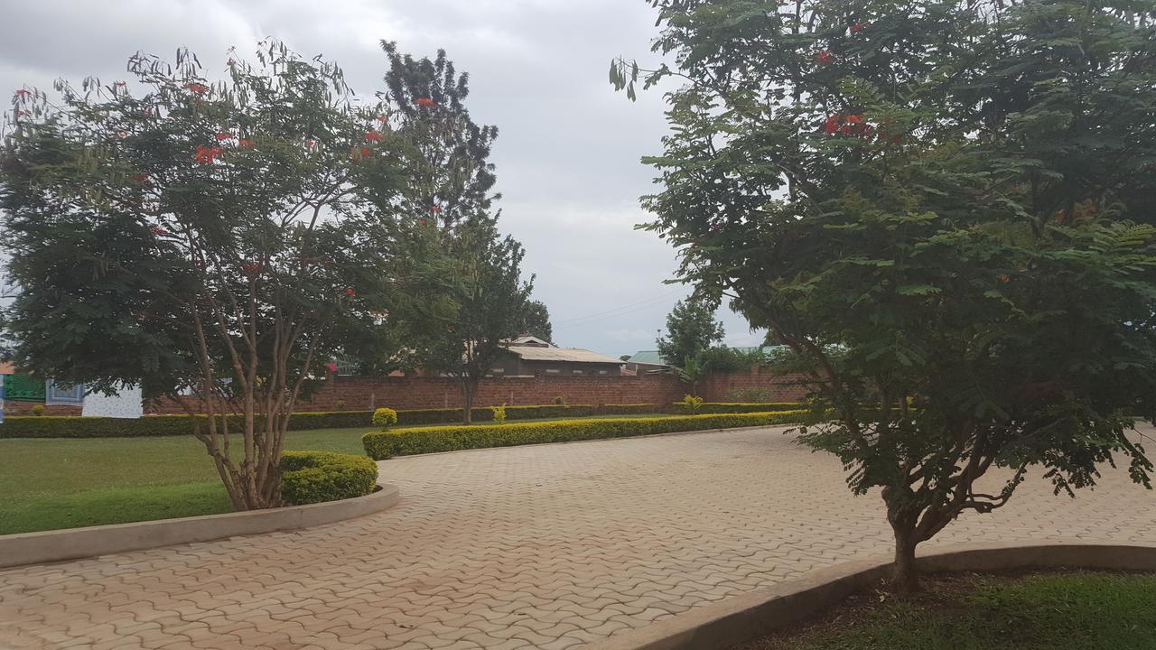 Lucia Villas Mbale Екстериор снимка
