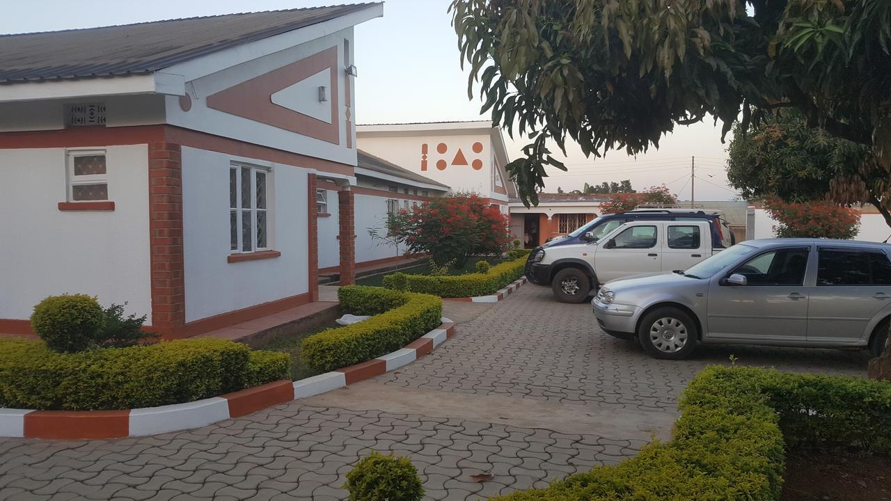 Lucia Villas Mbale Екстериор снимка